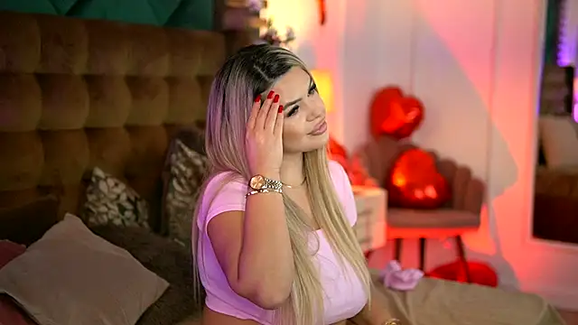 Snapshot of SophieBoobsX chatting on September 18, 2025, 5:09 am SophieBoobsX online show from September 18, 2025, 5:09 am