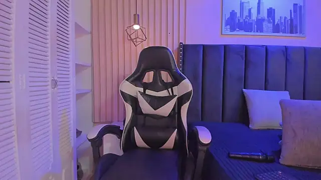 ashlye miller  online show from April 2, 2026, 4:21 am