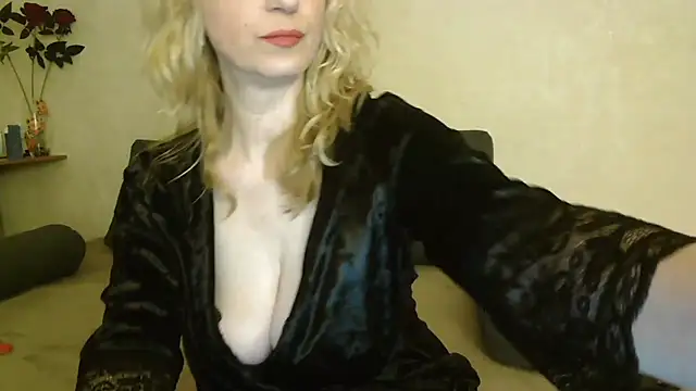 Natasha Nannette online show from November 21, 2025, 7:34 pm