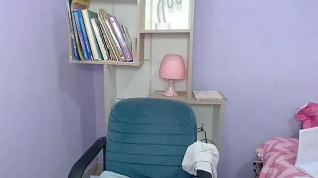 mature martina online show from October 31, 2025, 11:50 pm