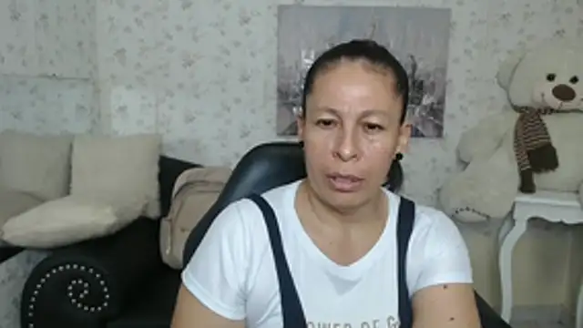 mature martina online show from June 1, 2026, 10:00 pm
