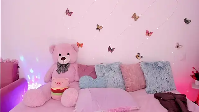 Snapshot of Zara_uwu_ chatting on July 28, 2026, 3:21 pm Zara uwu online show from July 28, 2026, 3:21 pm
