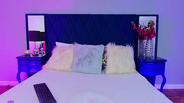 Margaret Saunders online show from January 10, 2025, 6:49 pm