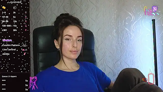 xx adrihanna xx online show from June 5, 2026, 6:57 pm