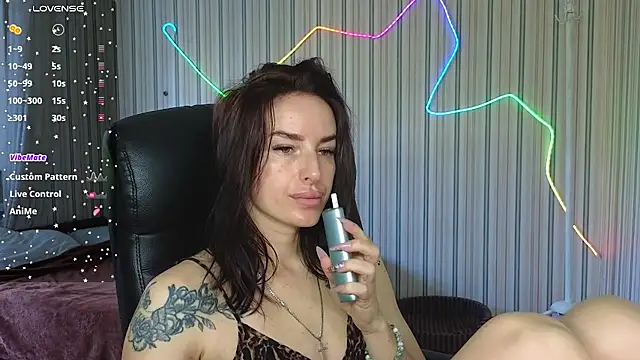 Snapshot of xx_adrihanna_xx chatting on July 17, 2026, 6:53 am xx adrihanna xx online show from July 17, 2026, 6:53 am