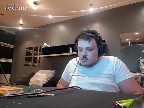 Bebemickey75 online show from September 20, 2025, 8:21 pm