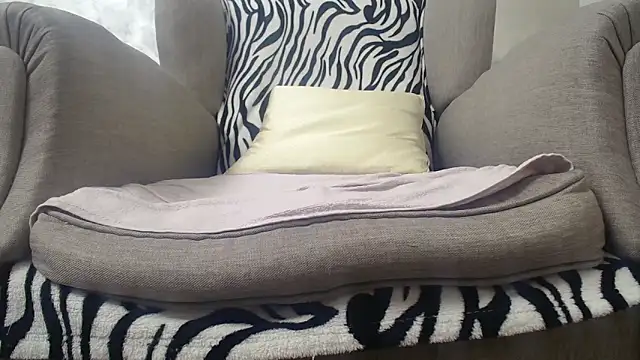 Web Lady online show from March 15, 2025, 7:27 pm