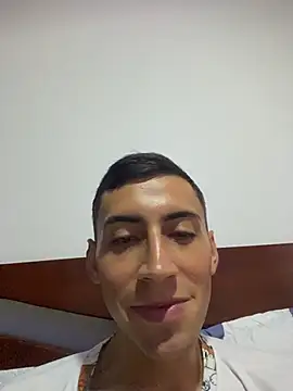 vpn1000 online show from December 2, 2025, 8:04 pm