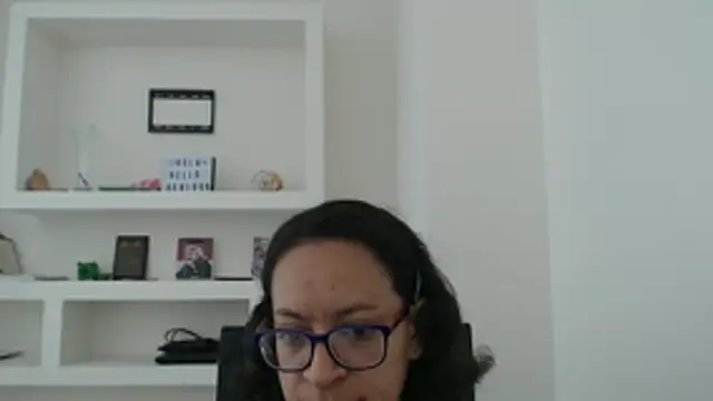 evelin king online show from October 25, 2025, 3:18 pm