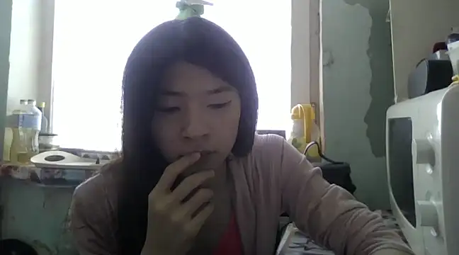 CarlyJoy online show from February 6, 2025, 9:32 am