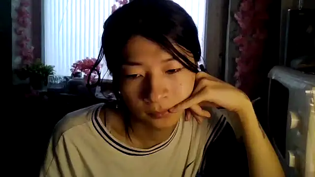 CarlyJoy online show from October 9, 2025, 12:47 pm