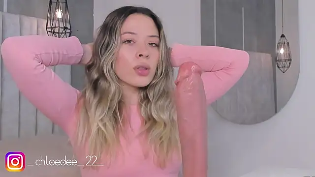 chloe d online show from February 12, 2025, 2:43 pm