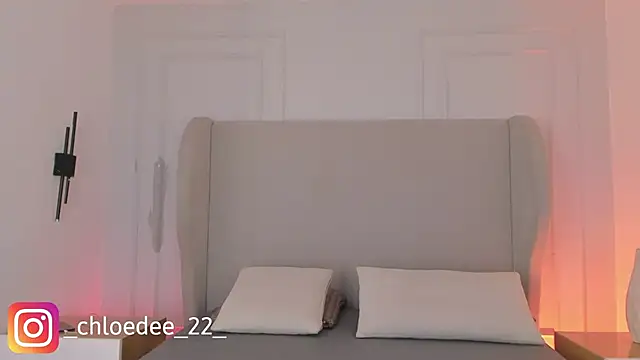 chloe d online show from February 12, 2026, 11:05 am