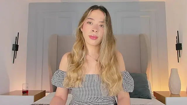 chloe d online show from March 29, 2026, 1:55 pm