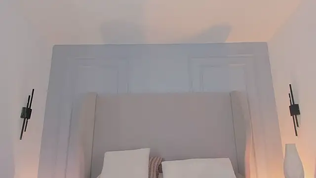 chloe d online show from March 31, 2026, 12:16 pm