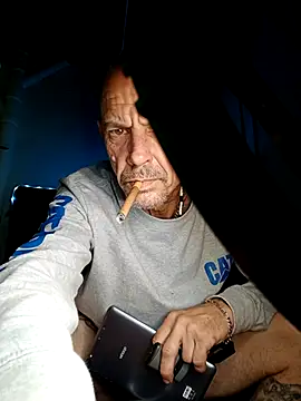 deepstroker42071 online show from September 23, 2025, 5:32 am