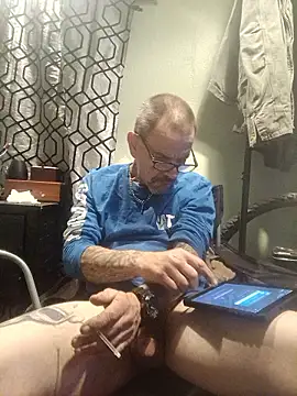 deepstroker42071 online show from November 27, 2025, 3:52 am