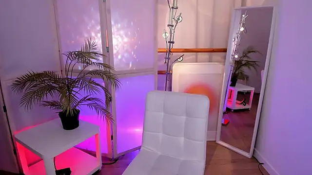 Mira  Blush online show from February 24, 2025, 8:36 pm