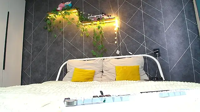 KathrineBerry online show from April 18, 2026, 6:50 am