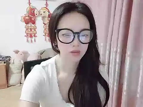 wwcc123 online show from April 18, 2026, 3:27 pm