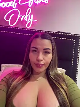 Snapshot of sexyyykloee chatting on April 24, 2026, 4:26 am sexyyykloee online show from April 24, 2026, 4:26 am