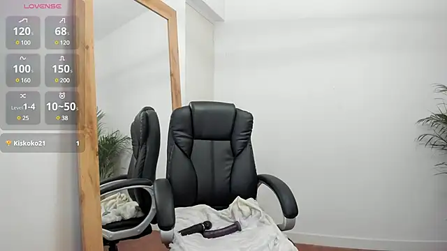 sofiah  online show from March 19, 2025, 5:06 pm