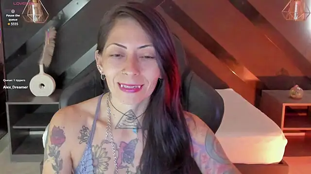 dark gotica online show from February 2, 2026, 7:12 pm