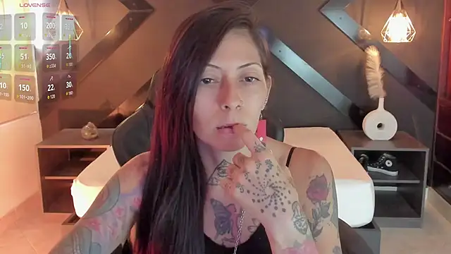 dark gotica online show from April 9, 2026, 7:08 pm