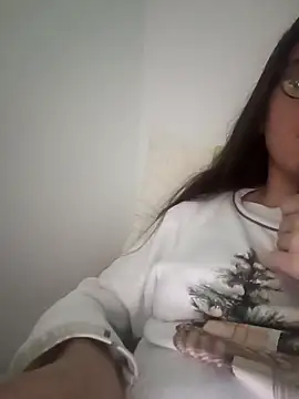 bruna safadinhaa online show from April 14, 2026, 3:51 pm