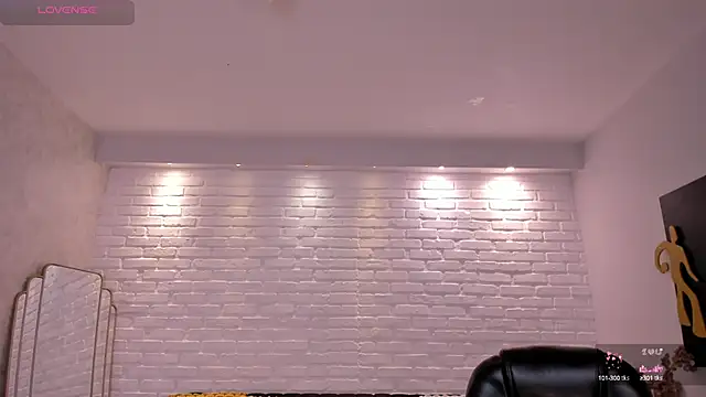 AmyWalker  online show from March 20, 2025, 4:20 pm