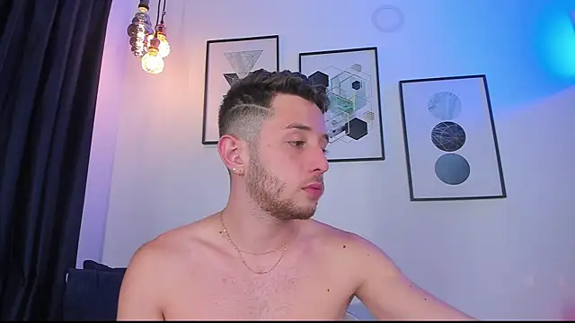 Juan Castano online show from January 3, 2025, 9:57 pm