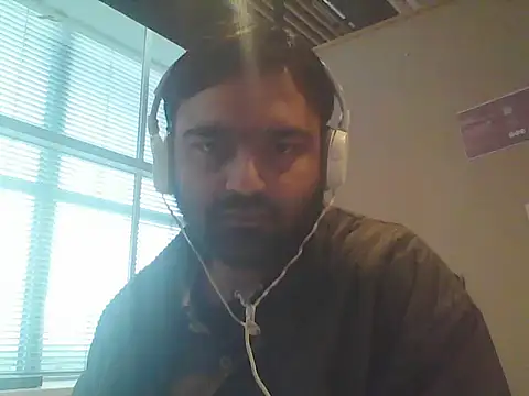 JohnBond009 online show from April 15, 2026, 5:31 pm