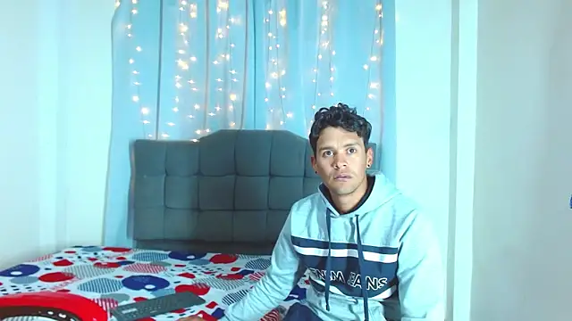 kelvin jhoseth1 online show from November 24, 2025, 10:20 pm