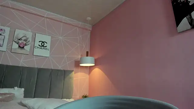 dolly zoe online show from January 22, 2025, 5:48 am