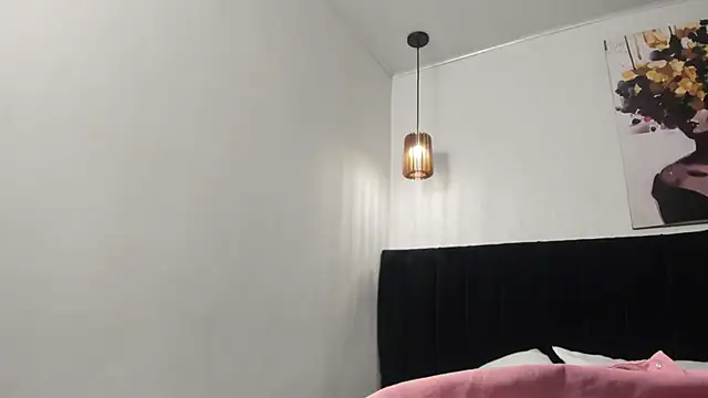 dolly zoe online show from April 14, 2026, 5:24 am