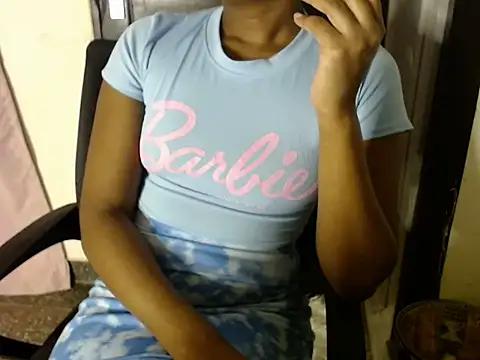 savage laura online show from November 3, 2025, 10:42 pm