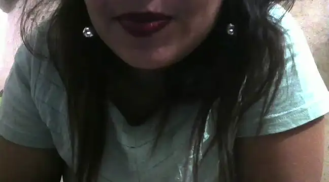 Snapshot of shekira99 chatting on December 22, 2024, 2:06 pm shekira99 online show from December 22, 2024, 2:06 pm