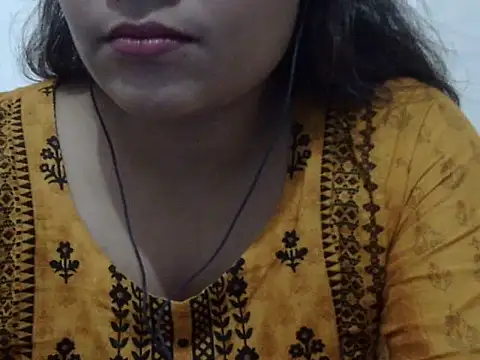 shekira99 online show from November 9, 2025, 2:26 pm