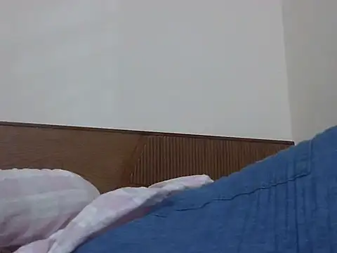 shekira99 online show from November 28, 2025, 8:22 pm