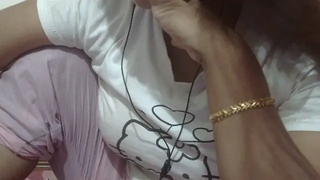 Snapshot of shekira99 chatting on August 2, 2026, 9:24 pm shekira99 online show from August 2, 2026, 9:24 pm