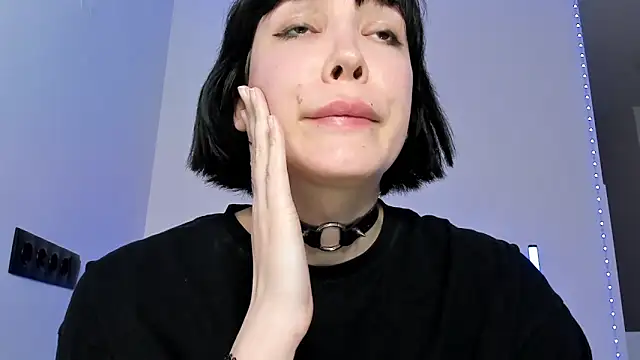 dollmore online show from January 4, 2025, 10:45 pm