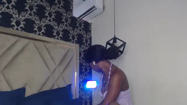 MichaelaCox online show from November 4, 2025, 8:52 pm