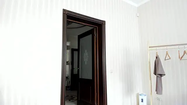 ooksiiii online show from March 6, 2025, 12:52 pm