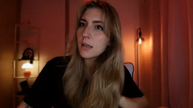 Snapshot of Dakotaa_ chatting on March 16, 2026, 2:06 am Dakotaa online show from March 16, 2026, 2:06 am
