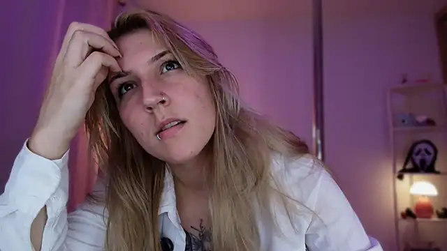 Snapshot of Dakotaa_ chatting on May 9, 2026, 1:44 am Dakotaa online show from May 9, 2026, 1:44 am