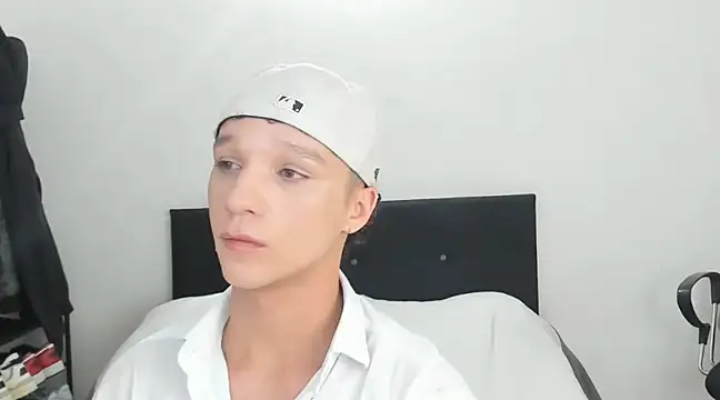 Snapshot of angelcortes chatting on December 24, 2024, 10:55 am angelcortes online show from December 24, 2024, 10:55 am