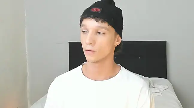 Snapshot of angelcortes chatting on March 13, 2025, 9:05 pm angelcortes online show from March 13, 2025, 9:05 pm