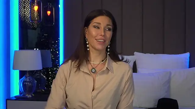 Snapshot of Arte_Adelle chatting on January 6, 2025, 3:20 am Arte Adelle online show from January 6, 2025, 3:20 am