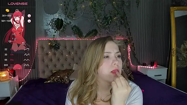 Snapshot of DellaRowe chatting on March 5, 2025, 4:57 pm DellaRowe online show from March 5, 2025, 4:57 pm