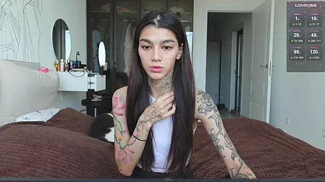 vinkitinkii online show from October 9, 2025, 7:06 am